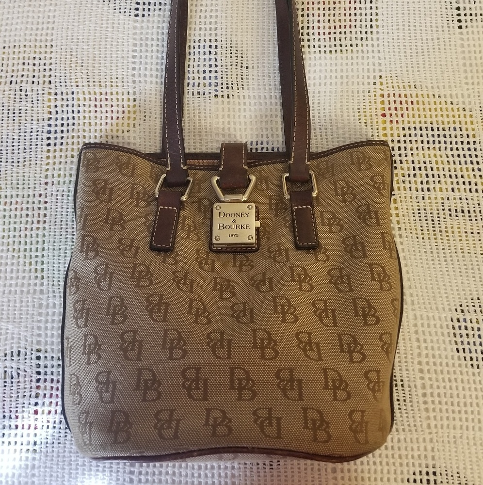 Dooney and Bourke pocketbook